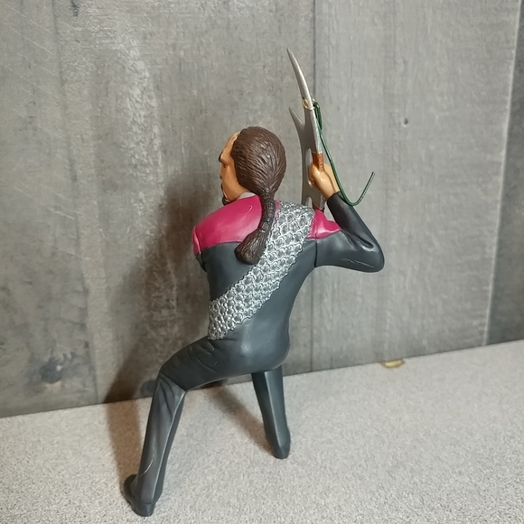 Star Trek Deep Space Nine Lieutenant Worf Hallmark Keepsake Ornament 1999 - Picture 5 of 13